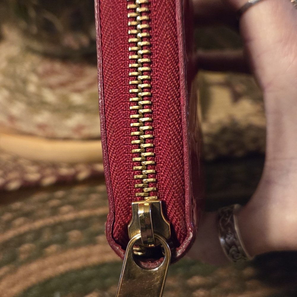 VEUC ! Louis Vuitton Rouge Leather Wallet with Signature Monogram - Picture 4 of 10